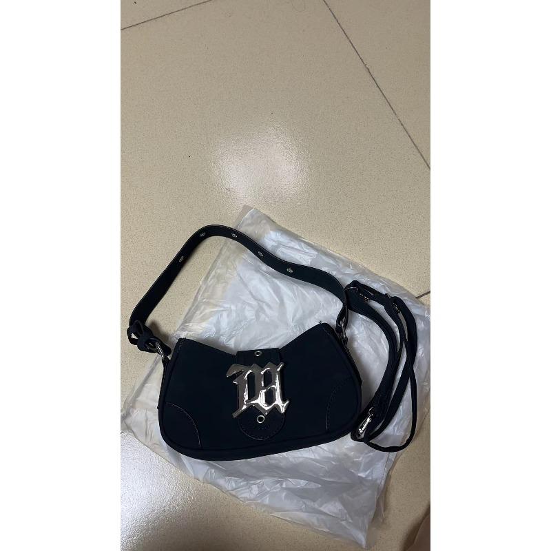Vintage matte suede bag autumn and winter new millennial babes underarm bag women s portable messenger bag commuter чорний
Vintage matte suede bag autumn and winter new millennial babes underarm bag women s portable messenger bag commuter чорний