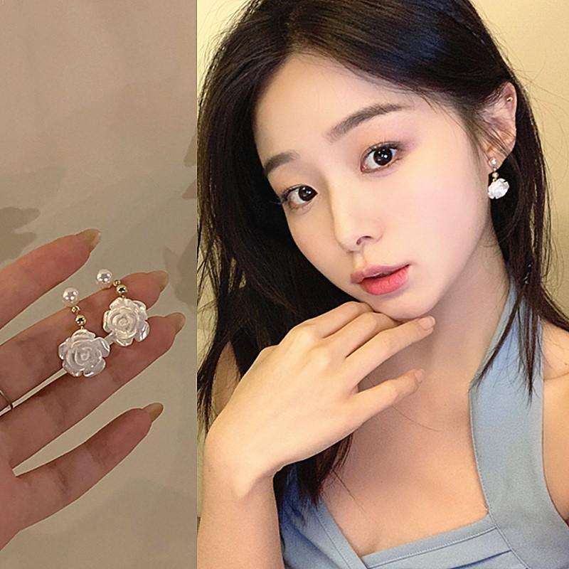 Camellia Pearl Flower Earrings: 925 Silver Needle, High-End Niche Design, Women s 2024
Camellia Pearl Flower Earrings: 925 Silver Needle, High-End Niche Design, Women s 2024