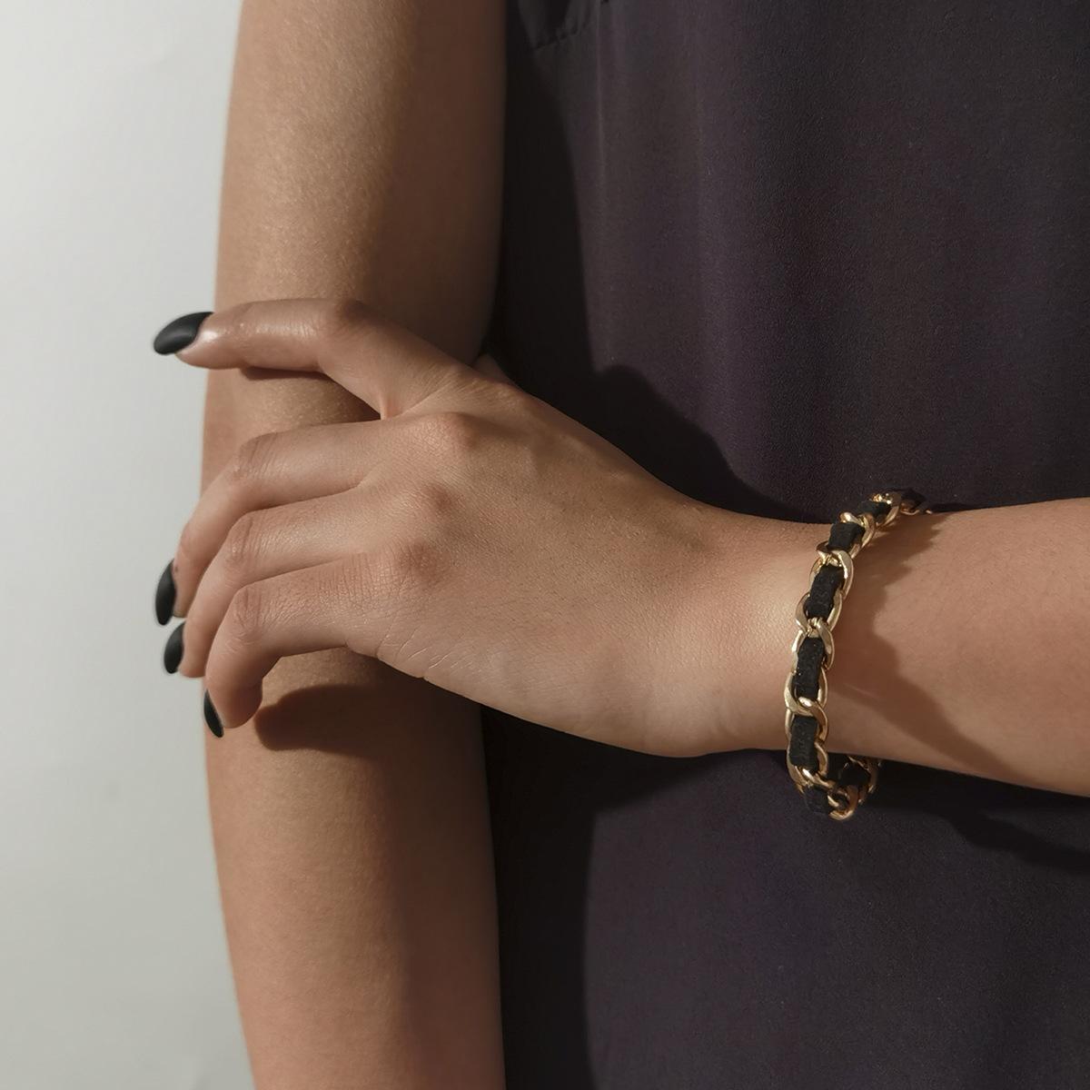 Accessories, simple temperament flocking cloth geometric jewelry, simple chain hand-wound single-layer bracelet
Accessories, simple temperament flocking cloth geometric jewelry, simple chain hand-wound single-layer bracelet