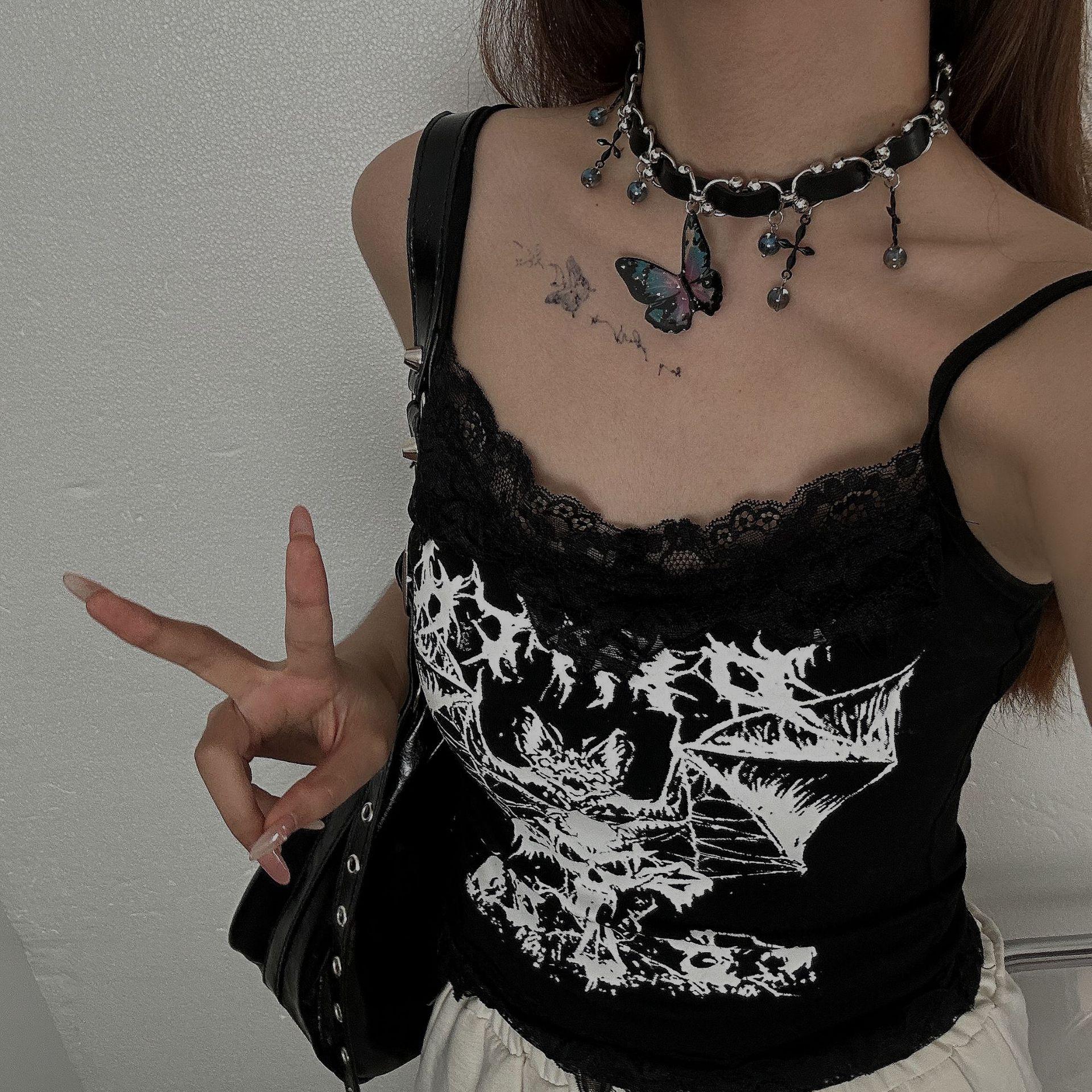 Y2K Punk Simulation Blue Flower Butterfly Pendant Cross Crystal Bead Tassels Black Cortex Collar Necklace for Women Jewelry Gift
Y2K Punk Simulation Blue Flower Butterfly Pendant Cross Crystal Bead Tassels Black Cortex Collar Necklace for Women Jewelry Gift