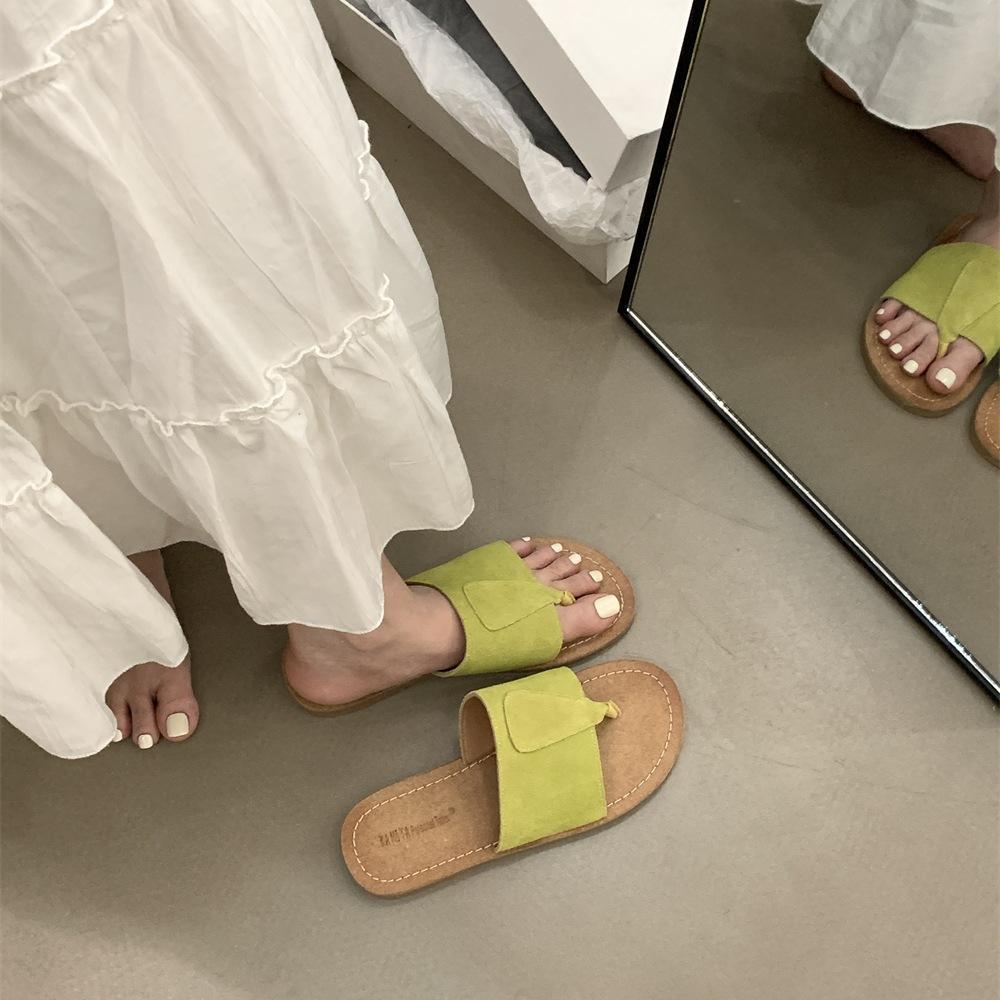 Niche flat-bottomed cool slippers for women to wear summer flip-flops toe beach half slippers 40 хакі
Niche flat-bottomed cool slippers for women to wear summer flip-flops toe beach half slippers 40 хакі