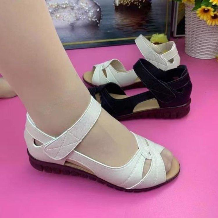 Summer mother sandals women s outer wear casual soft sole middle-aged and elderly women s shoes flat heel comfortable non-slip women s sandals forei 35
Summer mother sandals women s outer wear casual soft sole middle-aged and elderly women s shoes flat heel comfortable non-slip women s sandals forei 35