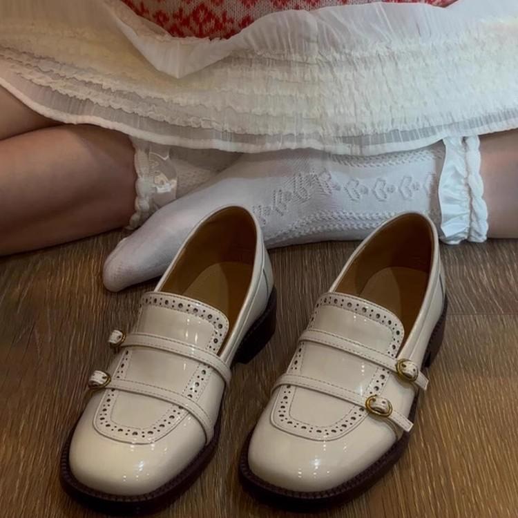 Keep version~ Engraved belt buckle low-heeled loafers women s round head British style small leather shoes patent leather one-pedal single shoes 40 білий
Keep version~ Engraved belt buckle low-heeled loafers women s round head British style small leather shoes patent leather one-pedal single shoes 40 білий