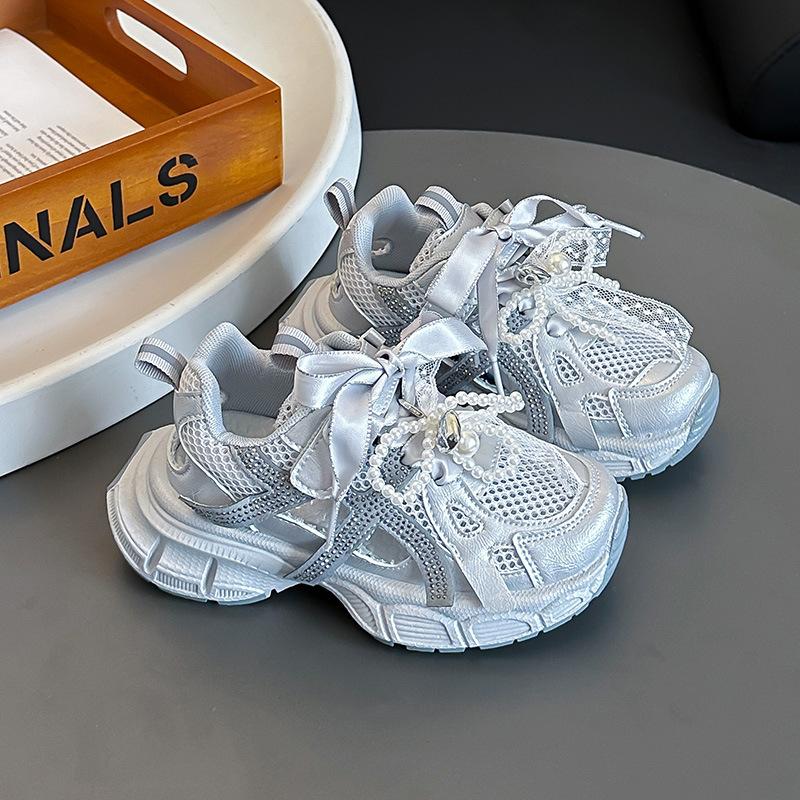 Girls Mesh Breathable Sneakers Lightweight Soft Sole Casual Shoes for Big Kids Stylish Summer size 26 серебряный
Girls Mesh Breathable Sneakers Lightweight Soft Sole Casual Shoes for Big Kids Stylish Summer size 26 серебряный