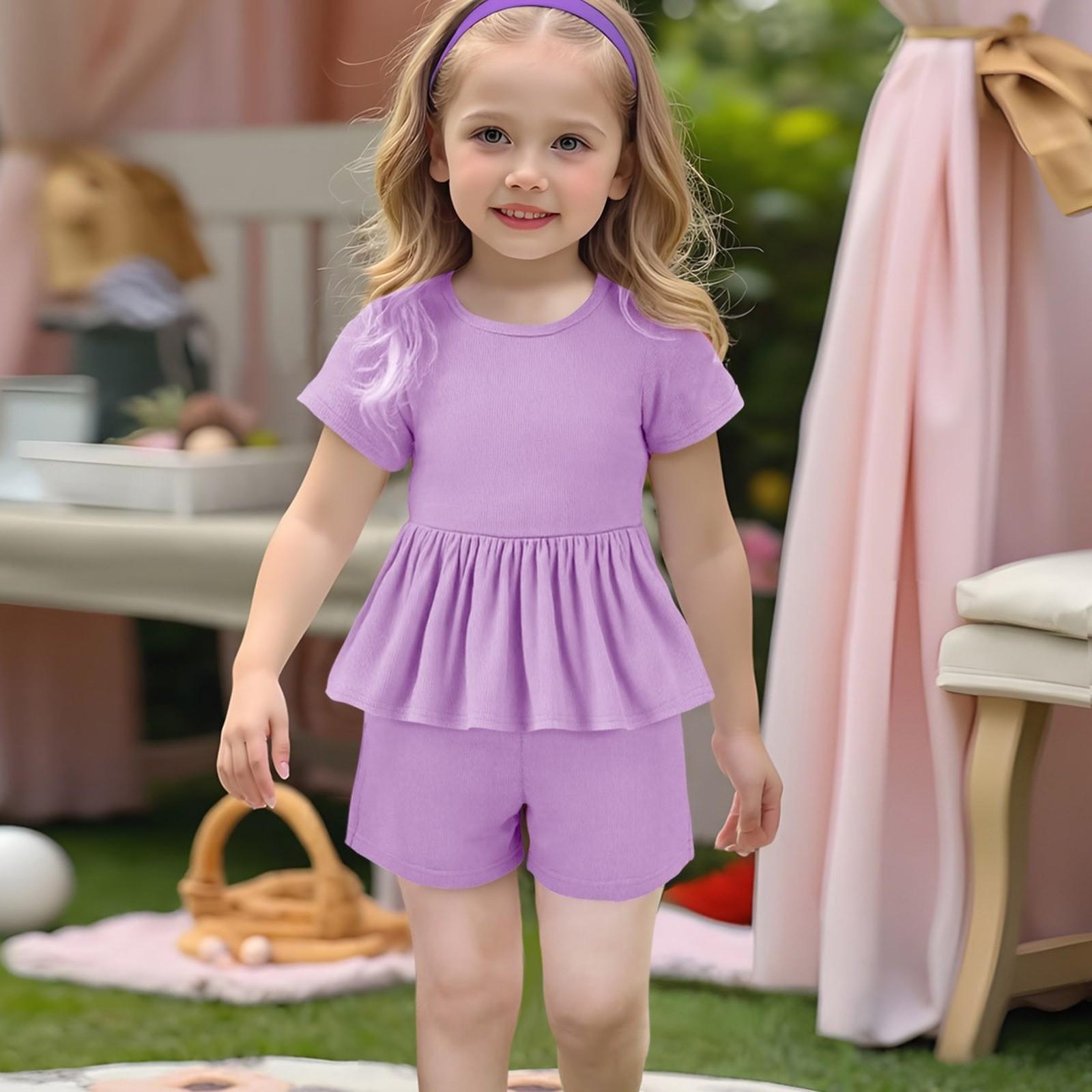 Летний комплект из двух предметов для девочек - однотонный топ и шорты 90 фиолетовый
Летний комплект из двух предметов для девочек - однотонный топ и шорты 90 фиолетовый