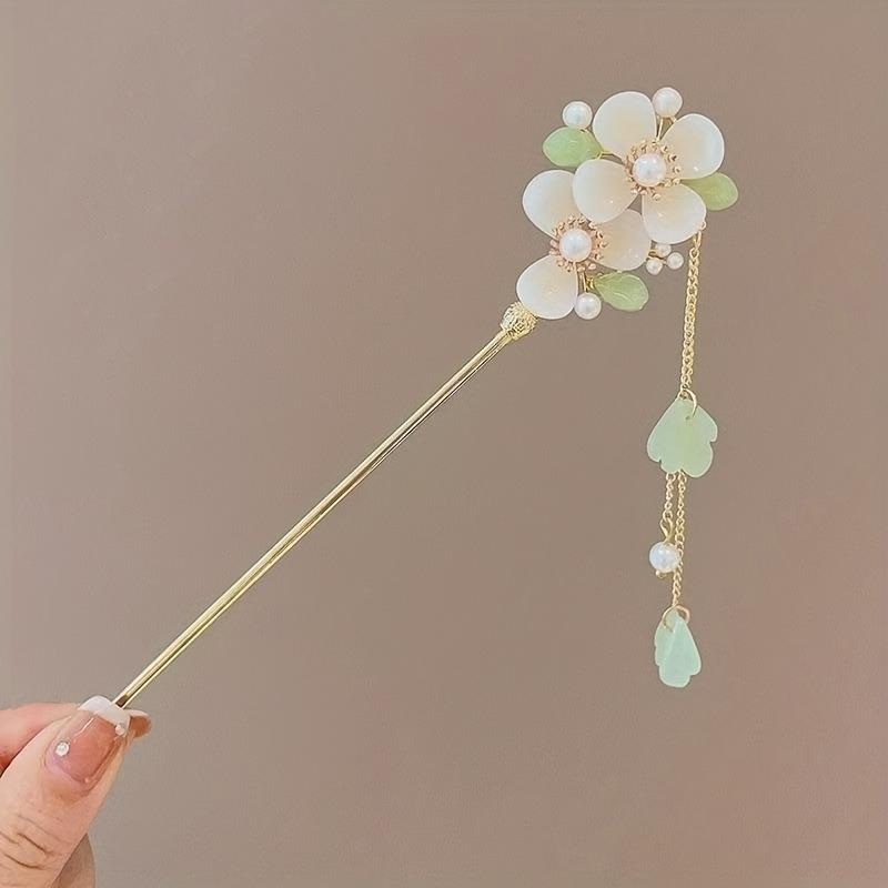 New Pear Blossom Ancient Style Alloy Women s Hairpin Elegant Hairdo Comb Suitable for Daily Wear and Holiday Dress Giving
New Pear Blossom Ancient Style Alloy Women s Hairpin Elegant Hairdo Comb Suitable for Daily Wear and Holiday Dress Giving