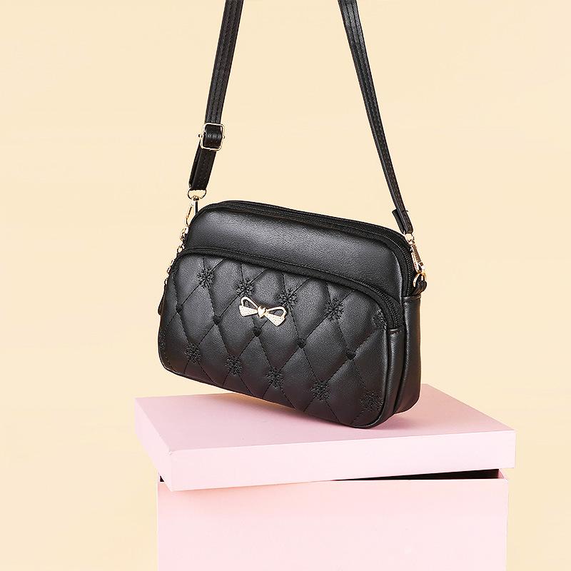 Корейская нишевая сумка подмышку Новый стиль Сумка через плечо с бантом Большой вместимости Женская сумка для мобильного телефона 23*7*16CM
Корейская нишевая сумка подмышку Новый стиль Сумка через плечо с бантом Большой вместимости Женская сумка для мобильного телефона 23*7*16CM