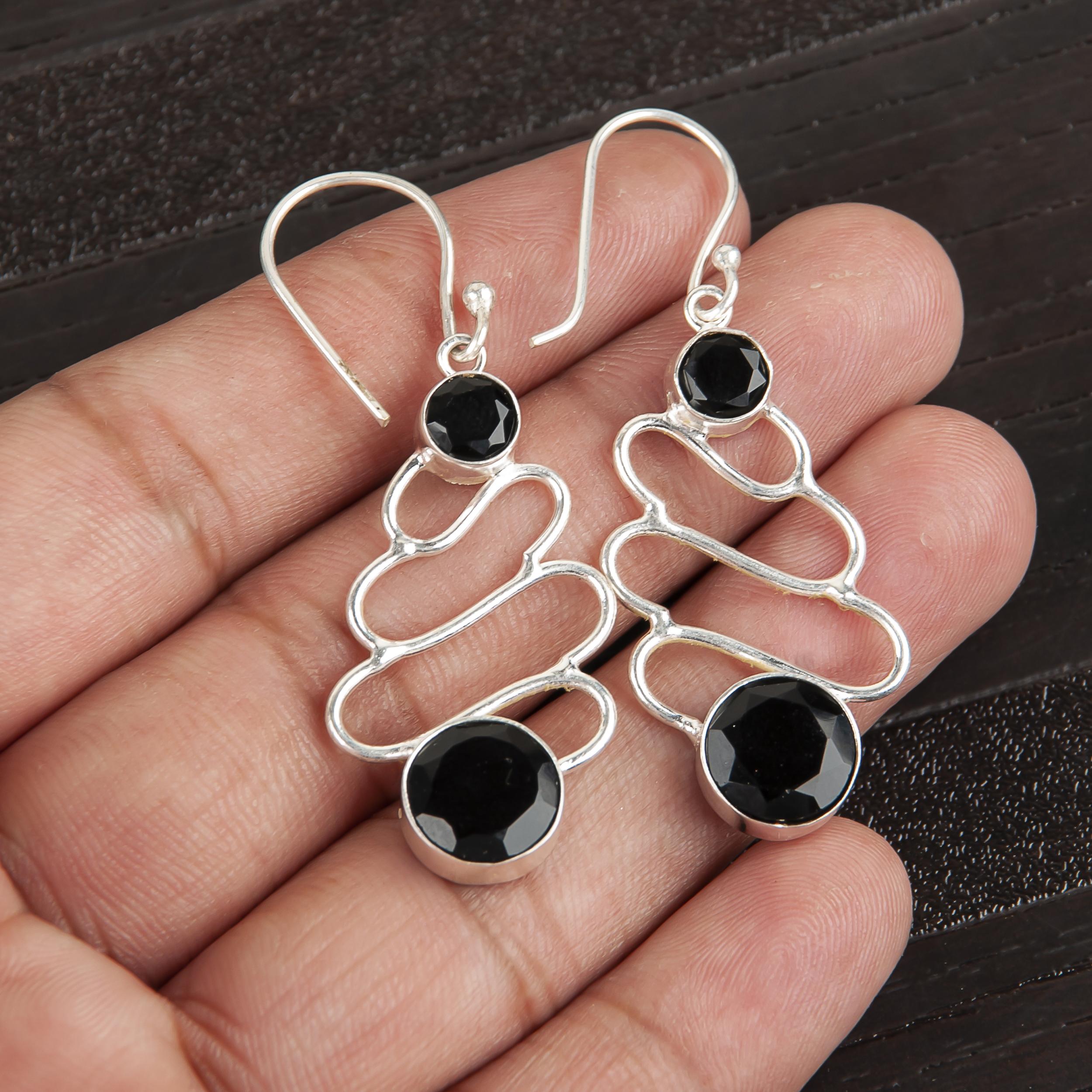 Black Onyx Gemstone Silver Jewelry, 925 Sterling Silver Earrings, Handmade Designer Onyx Earrings Gift For Catholics 2.13 Inches чорний
Black Onyx Gemstone Silver Jewelry, 925 Sterling Silver Earrings, Handmade Designer Onyx Earrings Gift For Catholics 2.13 Inches чорний