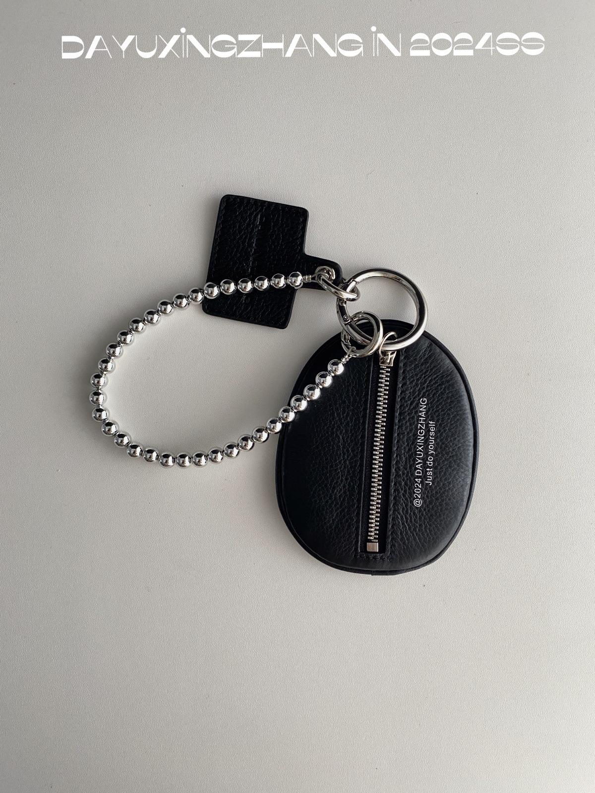 «Сумка в стиле Сяохуншу с узором личи, с сумкой для ключей и подвеской» чёрный