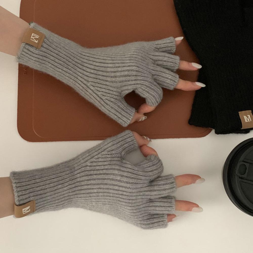 Thickened Cycling Gloves Korean Style Gloves Half Finger Knitted Gloves Writing фиолетовый
Thickened Cycling Gloves Korean Style Gloves Half Finger Knitted Gloves Writing фиолетовый