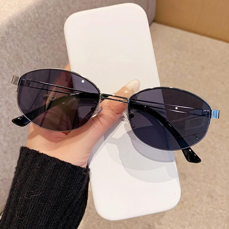 Men s And Women s Identical Style, Fashionable Oval Metal Frame, Uv-protective Sunglasses1846X срібний
Men s And Women s Identical Style, Fashionable Oval Metal Frame, Uv-protective Sunglasses1846X срібний