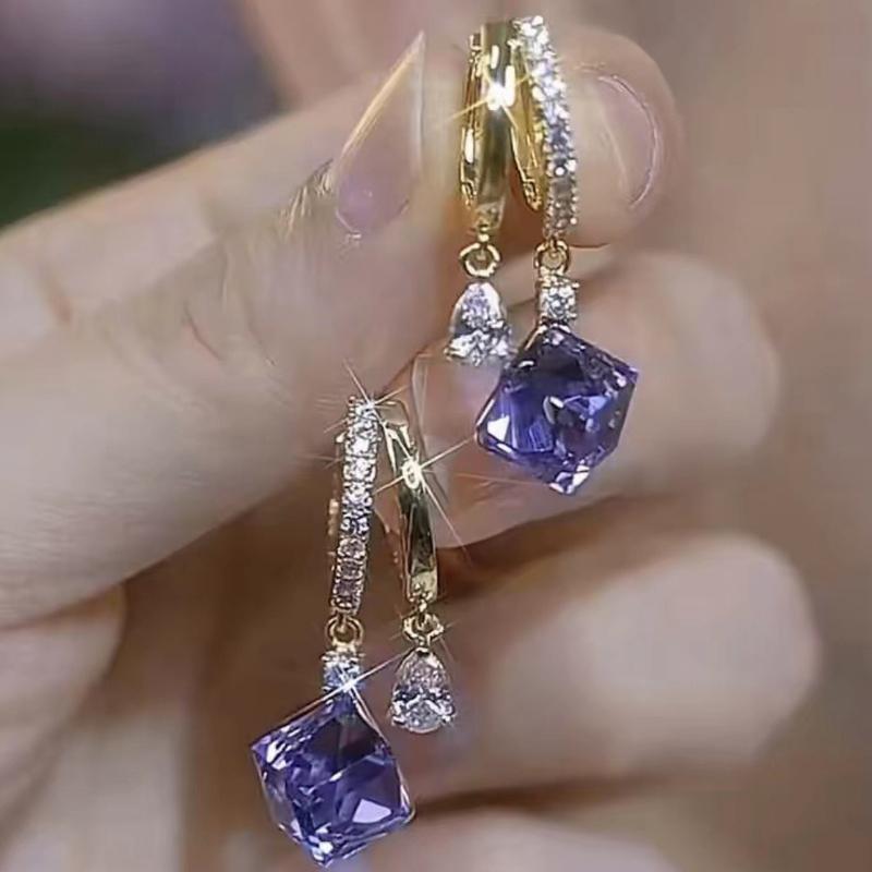 Simple Temperament, High-end Feeling, Deep Sea Blue Earrings, Niche Design, Ear Buckle, Versatile New Earrings
Simple Temperament, High-end Feeling, Deep Sea Blue Earrings, Niche Design, Ear Buckle, Versatile New Earrings