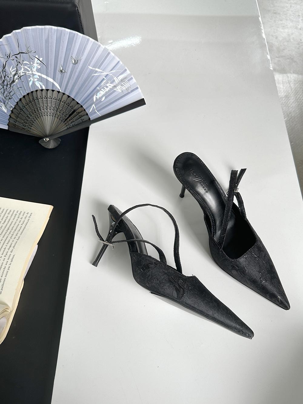 Мода Черный Бежевый Фиолетовый Женские Сандалии Острый Носок Летние Туфли Шелковые Элегантные Модные Вечерние Сандалии Тонкие Высокие Каблуки Сзади Ремешок 39 7.5 чёрный
Мода Черный Бежевый Фиолетовый Женские Сандалии Острый Носок Летние Туфли Шелковые Элегантные Модные Вечерние Сандалии Тонкие Высокие Каблуки Сзади Ремешок 39 7.5 чёрный