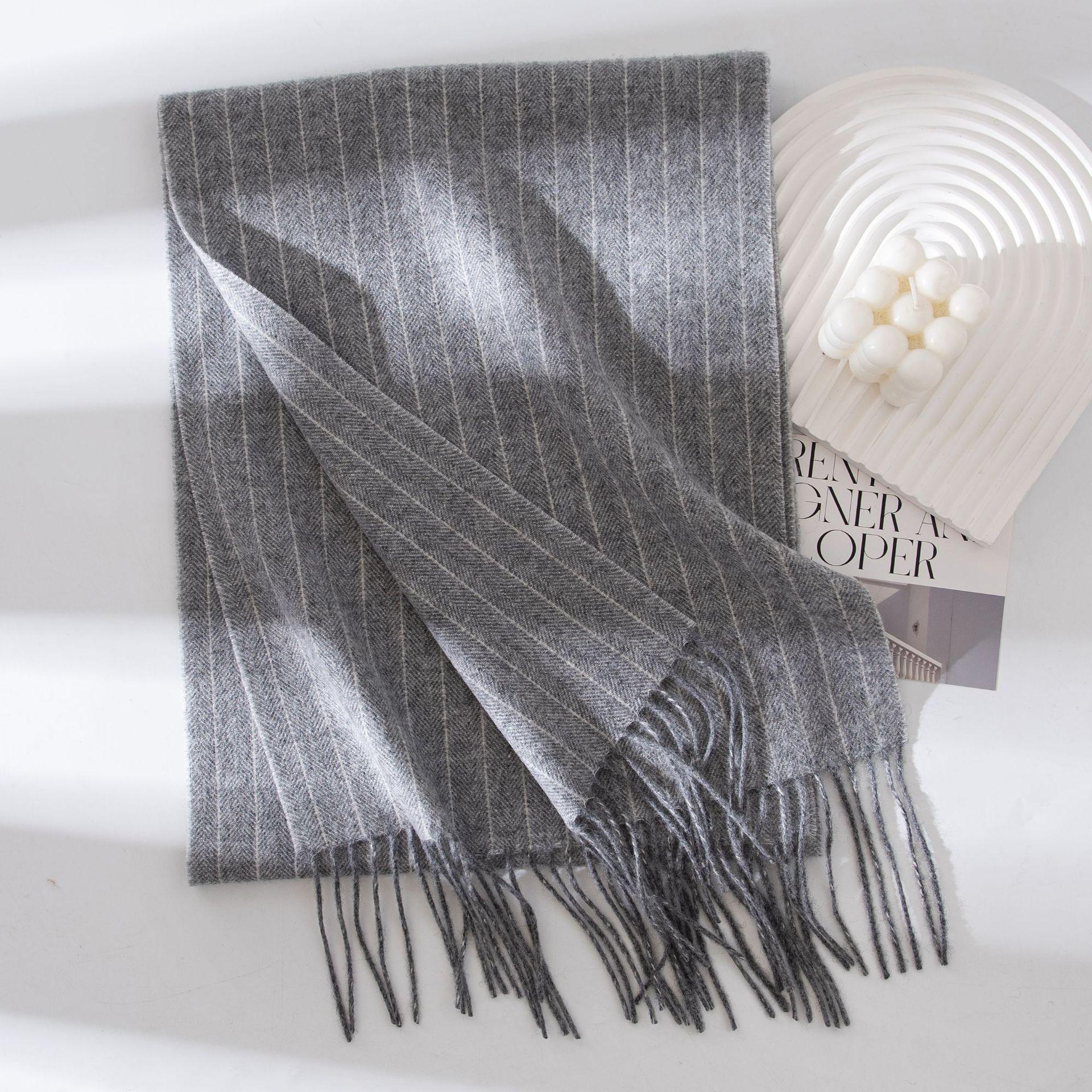 Autumn and Winter New Wool Scarf for Men and Women Retro Plaid Thickened Tassel Scarf Korean Style Fashion Versatile Shawl 170*30+2*8cm
Autumn and Winter New Wool Scarf for Men and Women Retro Plaid Thickened Tassel Scarf Korean Style Fashion Versatile Shawl 170*30+2*8cm