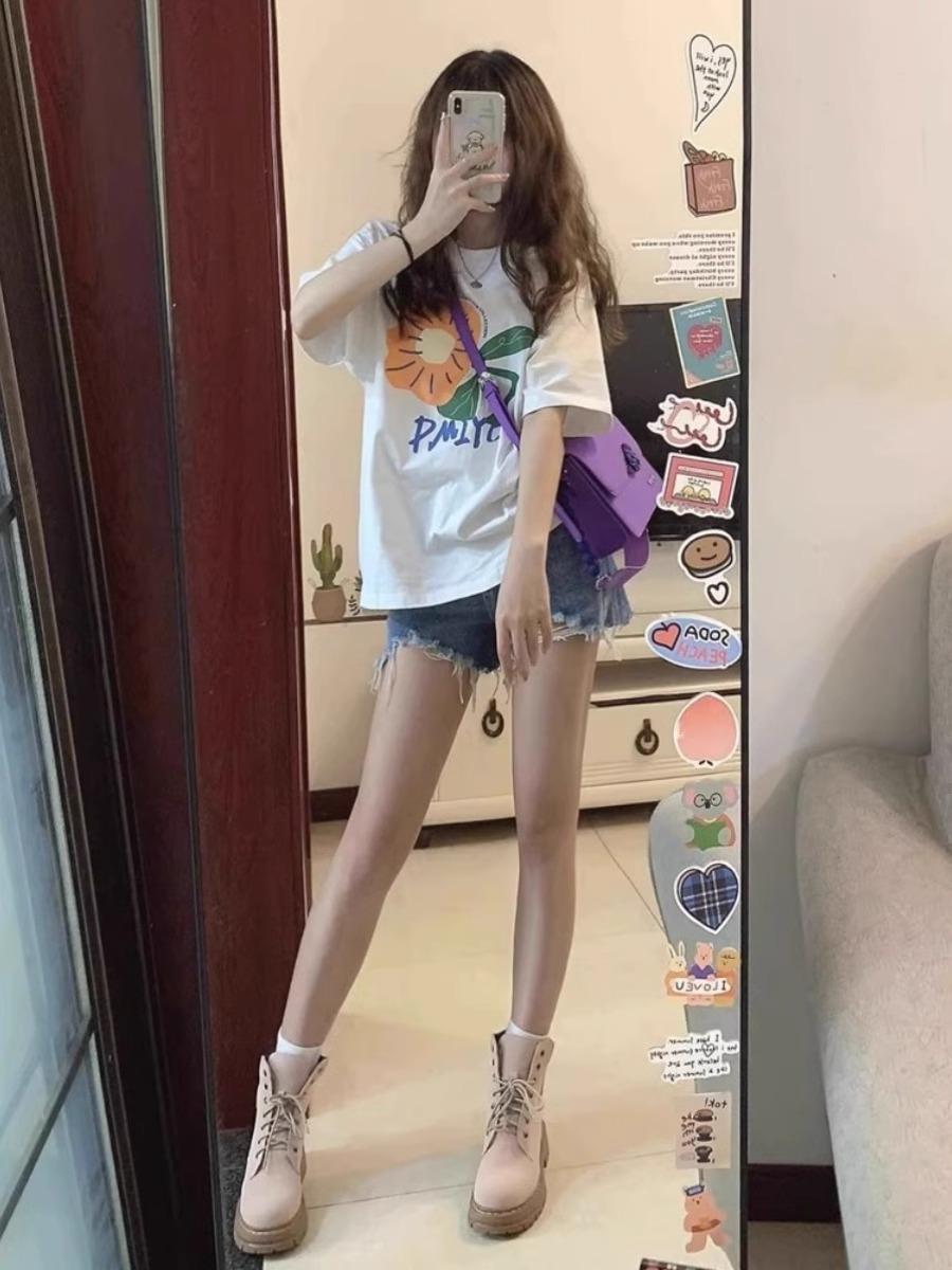 Белая футболка с коротким рукавом из чистого хлопка, омолаживающая, слегка полнящая и скрывающая недостатки фигуры, женская летняя новинка 2025, топ средней длины S
Белая футболка с коротким рукавом из чистого хлопка, омолаживающая, слегка полнящая и скрывающая недостатки фигуры, женская летняя новинка 2025, топ средней длины S