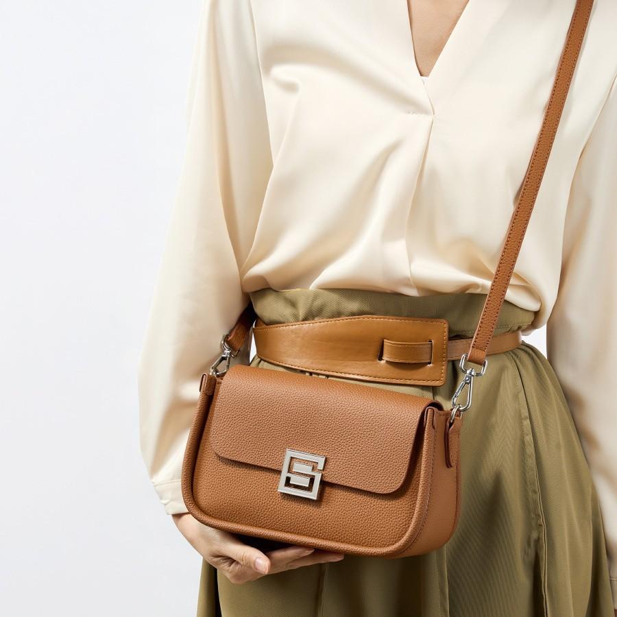 Fashion Versatile Small Square Bag, Genuine Leather Women s Bag, New Shoulder Cowhide Messenger Bag золотий коричневий колір
Fashion Versatile Small Square Bag, Genuine Leather Women s Bag, New Shoulder Cowhide Messenger Bag золотий коричневий колір