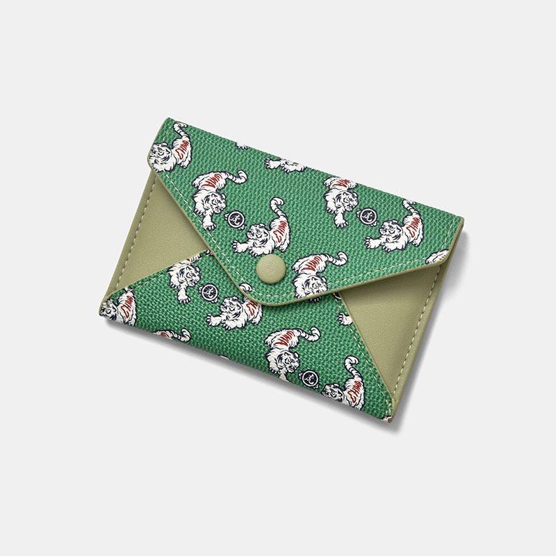 1pcs Chinese style tiger full printed thin card bag fruit green card clip mini plain leather wallet driver s license niche
1pcs Chinese style tiger full printed thin card bag fruit green card clip mini plain leather wallet driver s license niche