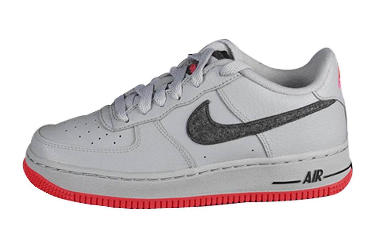 Nike Air Force 1 Felt Wolf Grey GS BV6058-001 35.5
Nike Air Force 1 Felt Wolf Grey GS BV6058-001 35.5