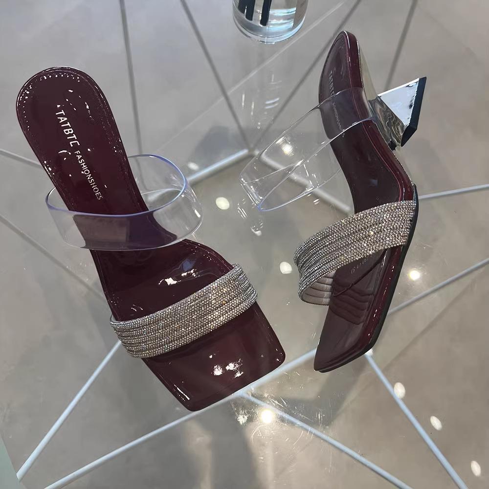 Crystal thick heel fairy style high heels 2024 summer new trendy foreign trade word with transparent heel sandals female half drag 35 темно-красного
Crystal thick heel fairy style high heels 2024 summer new trendy foreign trade word with transparent heel sandals female half drag 35 темно-красного