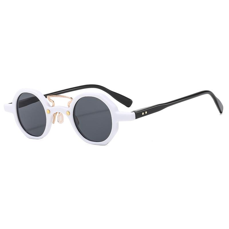 High Quality Vintage Small Round Women Sun Glasses Fashion Clear Ocean Lens Shades UV400 Men Rivets Sun Glasses Oculus as picture
High Quality Vintage Small Round Women Sun Glasses Fashion Clear Ocean Lens Shades UV400 Men Rivets Sun Glasses Oculus as picture