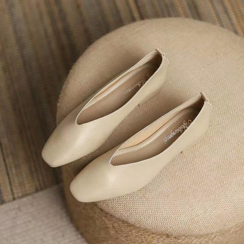 Осенние женские новые дышащие и универсальные удобные женские туфли на мягкой подошве, туфли-лодочки из мягкой кожи с квадратным носком 35
Осенние женские новые дышащие и универсальные удобные женские туфли на мягкой подошве, туфли-лодочки из мягкой кожи с квадратным носком 35