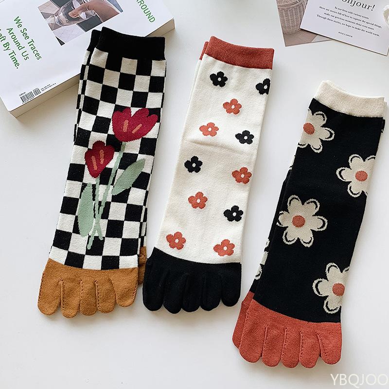 3 Pairs of High Beauty Mid Tube All Season Trendy Versatile Women s Five Toe Socks Sweet Retro Breathable Fashionable Socks size 36-40
3 Pairs of High Beauty Mid Tube All Season Trendy Versatile Women s Five Toe Socks Sweet Retro Breathable Fashionable Socks size 36-40