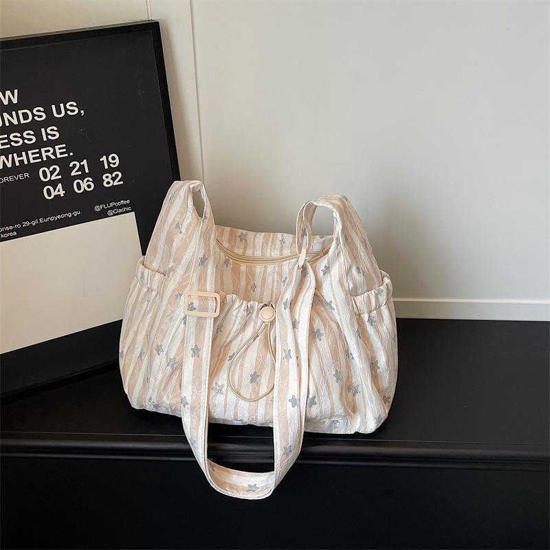 Striped Star Canvas Bag Drawstring Shoulder Bag Large Capacity Nyl Crossbody Bag Casual Lightweight Daily Commute Handbag хакі
Striped Star Canvas Bag Drawstring Shoulder Bag Large Capacity Nyl Crossbody Bag Casual Lightweight Daily Commute Handbag хакі