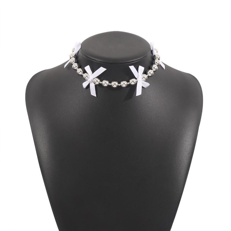 Niche styleclassy sense clavicle chain y2ksexy style bow beaded necklace
Niche styleclassy sense clavicle chain y2ksexy style bow beaded necklace