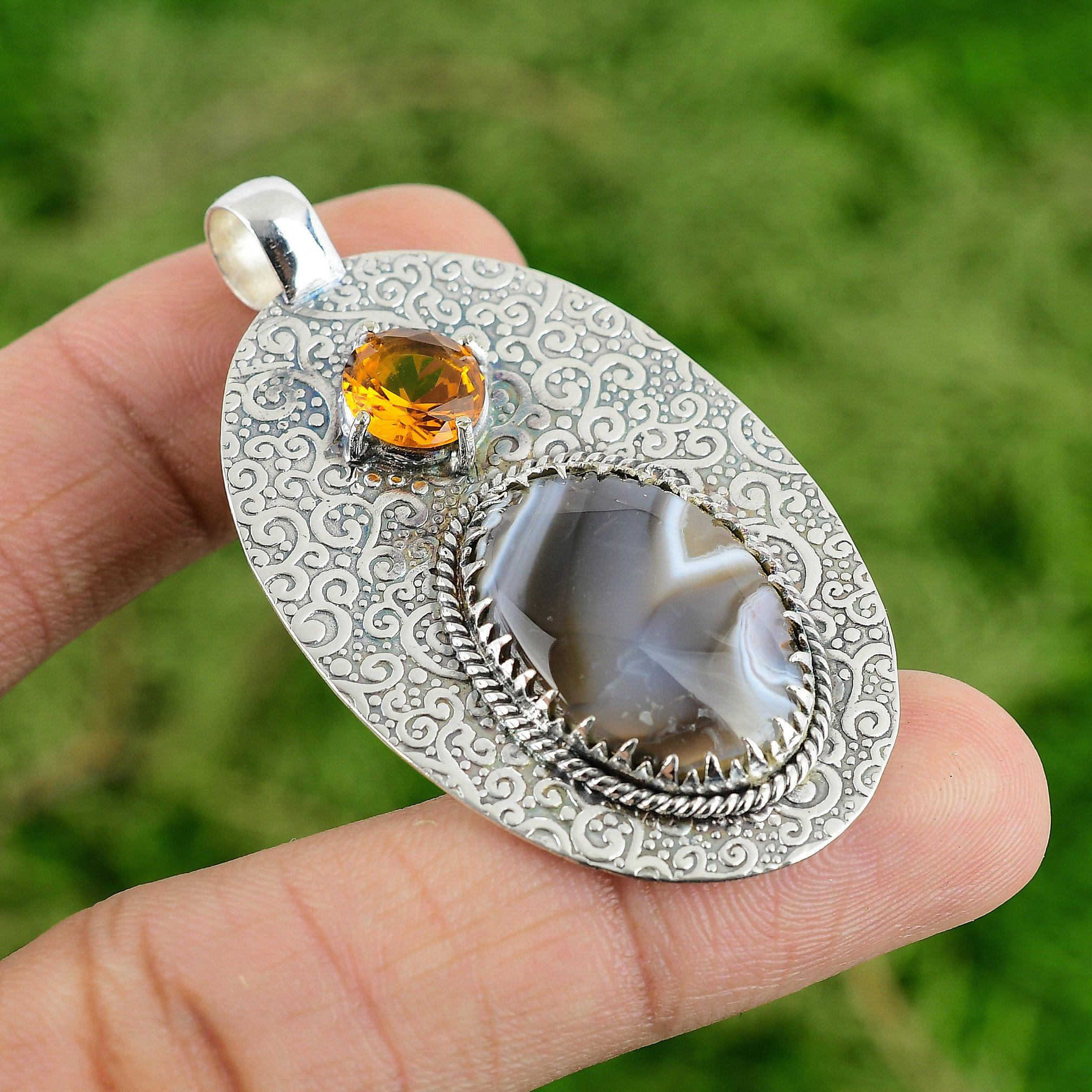 925 Sterling Silver Oval Botswana Agate Gemstone Citrine Mother Pendant Jewelry
925 Sterling Silver Oval Botswana Agate Gemstone Citrine Mother Pendant Jewelry