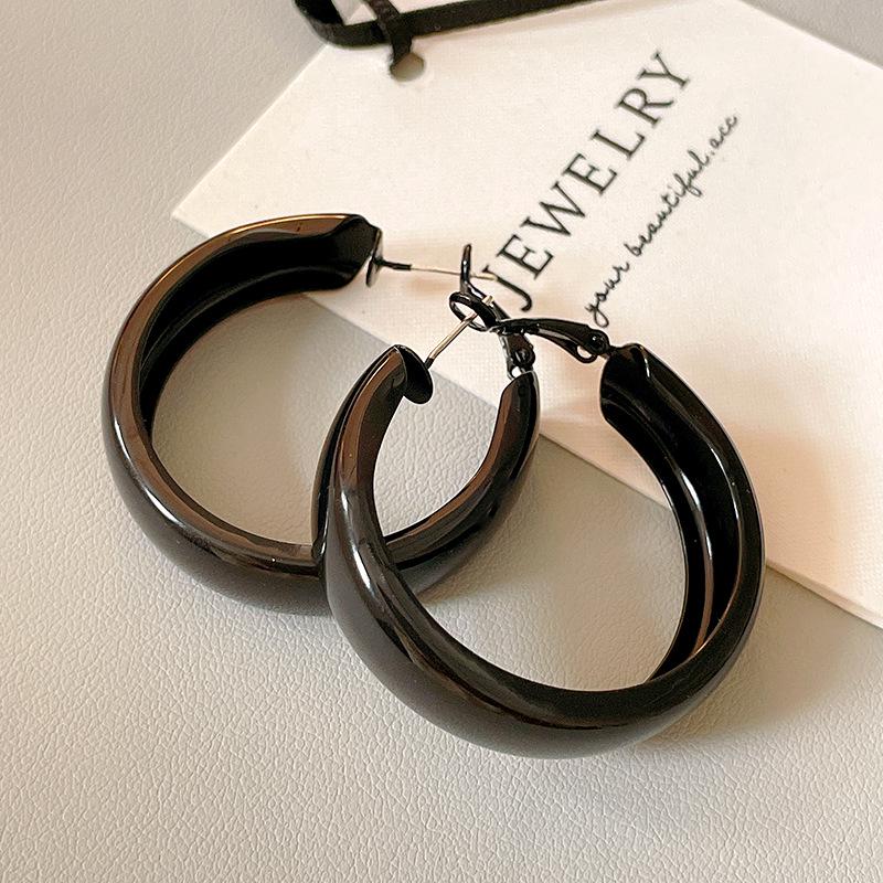 Silver Needle Geometric Minimalist Round Hoop Earrings
Silver Needle Geometric Minimalist Round Hoop Earrings