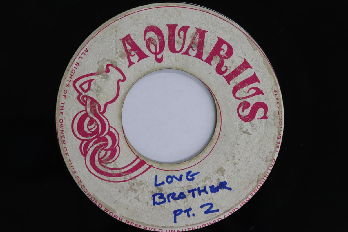 7inch Record AUGUSTUS PABLO HERMAN CHINLOY Iggy Iggy Aquarius 2 NONE AQUARIUS 1971 Jamaica Reggae Ska Dub Used
7inch Record AUGUSTUS PABLO HERMAN CHINLOY Iggy Iggy Aquarius 2 NONE AQUARIUS 1971 Jamaica Reggae Ska Dub Used