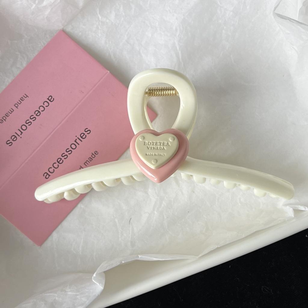 New Love Heart Letter Hair Clip for Women Fragmented Hair Side Peach Heart Claw Clip Headdress Cute Girl Hair Accessories
New Love Heart Letter Hair Clip for Women Fragmented Hair Side Peach Heart Claw Clip Headdress Cute Girl Hair Accessories