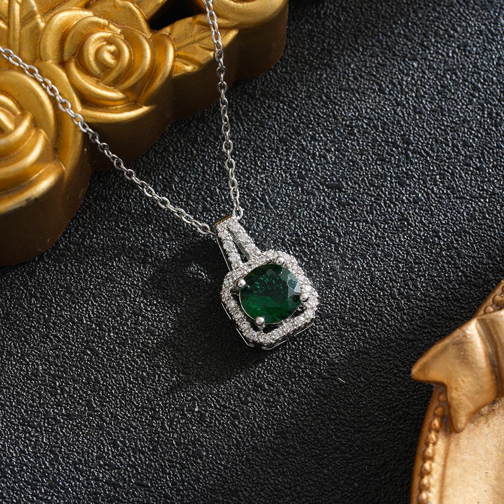 Colorful Zirconia Sunflower Pendant Necklace for Women – New Design, Elegant Collarbone Chain
Colorful Zirconia Sunflower Pendant Necklace for Women – New Design, Elegant Collarbone Chain
