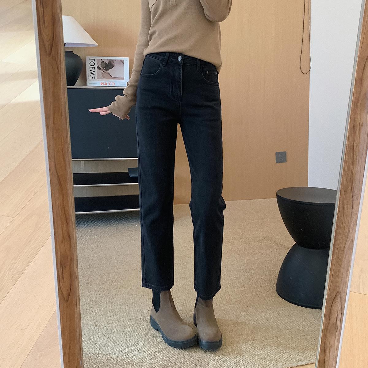 Da Ding Tapered Lycra Stretch Jeans: Perfect for Pear Shapes, 3D Laser Washed, Available from September 28! S чорний
Da Ding Tapered Lycra Stretch Jeans: Perfect for Pear Shapes, 3D Laser Washed, Available from September 28! S чорний