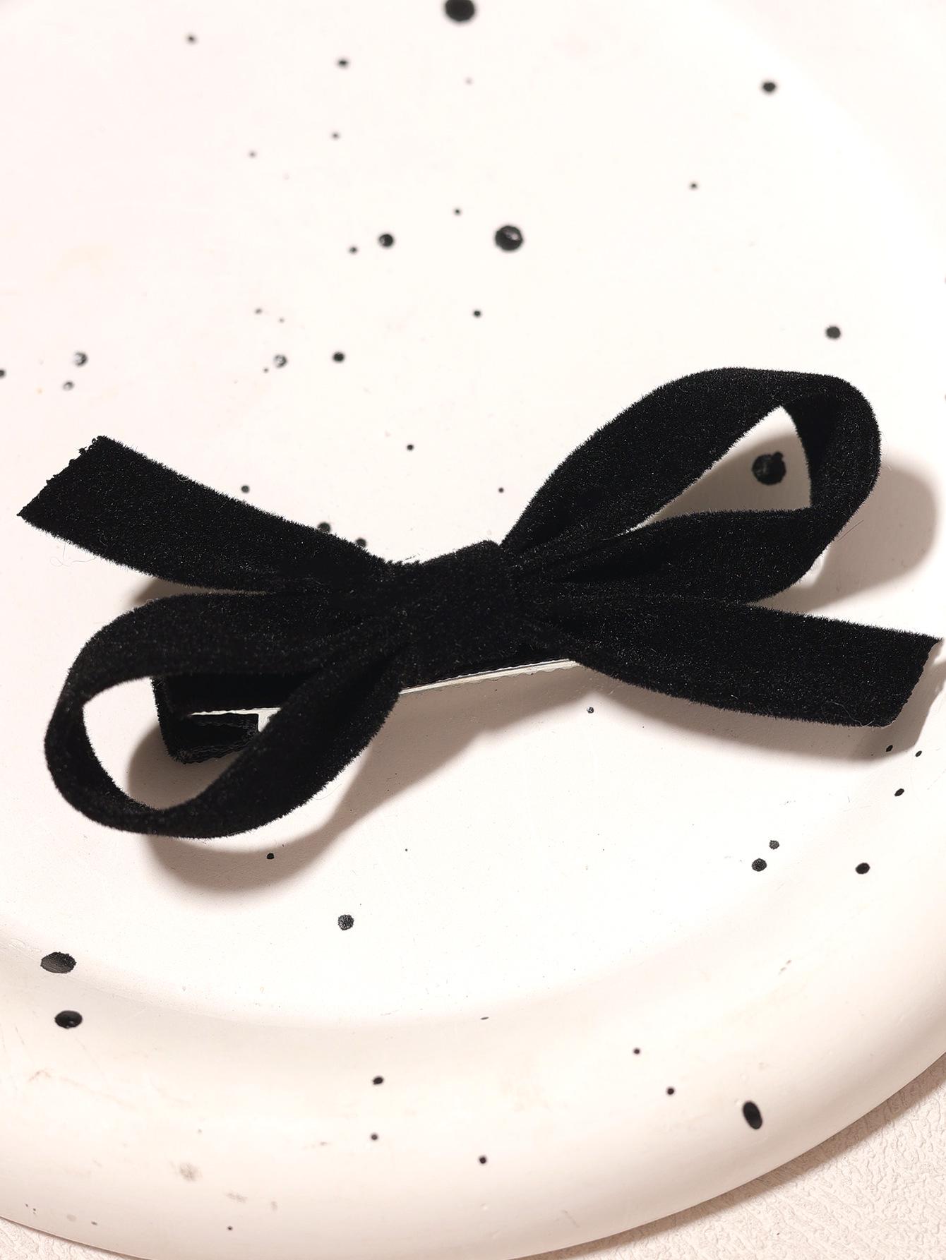 Elegant Bow Duckbill Hair Clip - Flocked Fabric Ribbon Accessory for Braiding or Tying Hair
Elegant Bow Duckbill Hair Clip - Flocked Fabric Ribbon Accessory for Braiding or Tying Hair