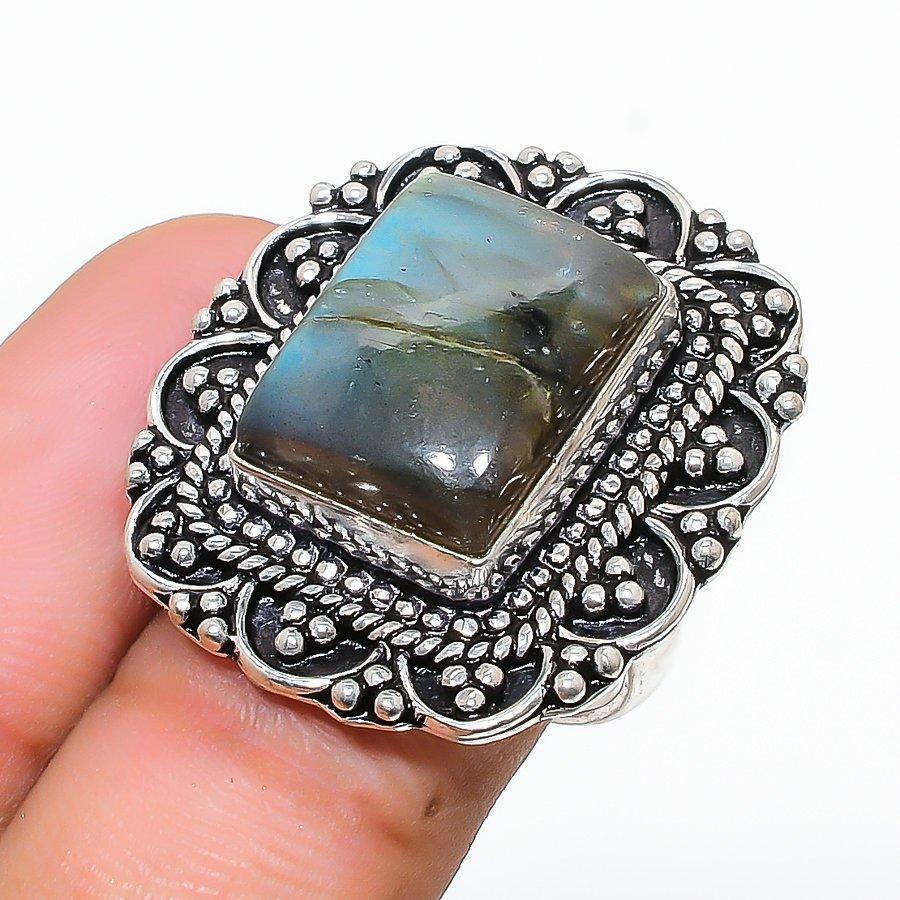 Labradorite Gemstone Handmade 925 Solid Sterling Silver Jewelry Ring Size 6 GK-1719
Labradorite Gemstone Handmade 925 Solid Sterling Silver Jewelry Ring Size 6 GK-1719