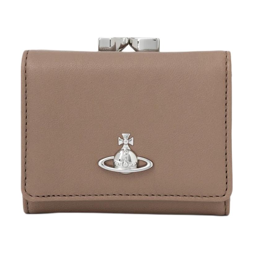 VIVIENNE WESTWOOD Leather Buckle Design Compact Yet Spacious Lambskin Wallet Unisex Wallet Beige 1220952118-011 Basic Set (Bag)
VIVIENNE WESTWOOD Leather Buckle Design Compact Yet Spacious Lambskin Wallet Unisex Wallet Beige 1220952118-011 Basic Set (Bag)