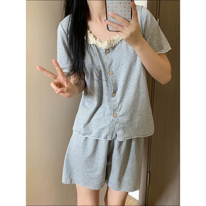 Summer new short-sleeved shorts pajamas set women s lapels women s simple can wear loungewear women XXL
Summer new short-sleeved shorts pajamas set women s lapels women s simple can wear loungewear women XXL