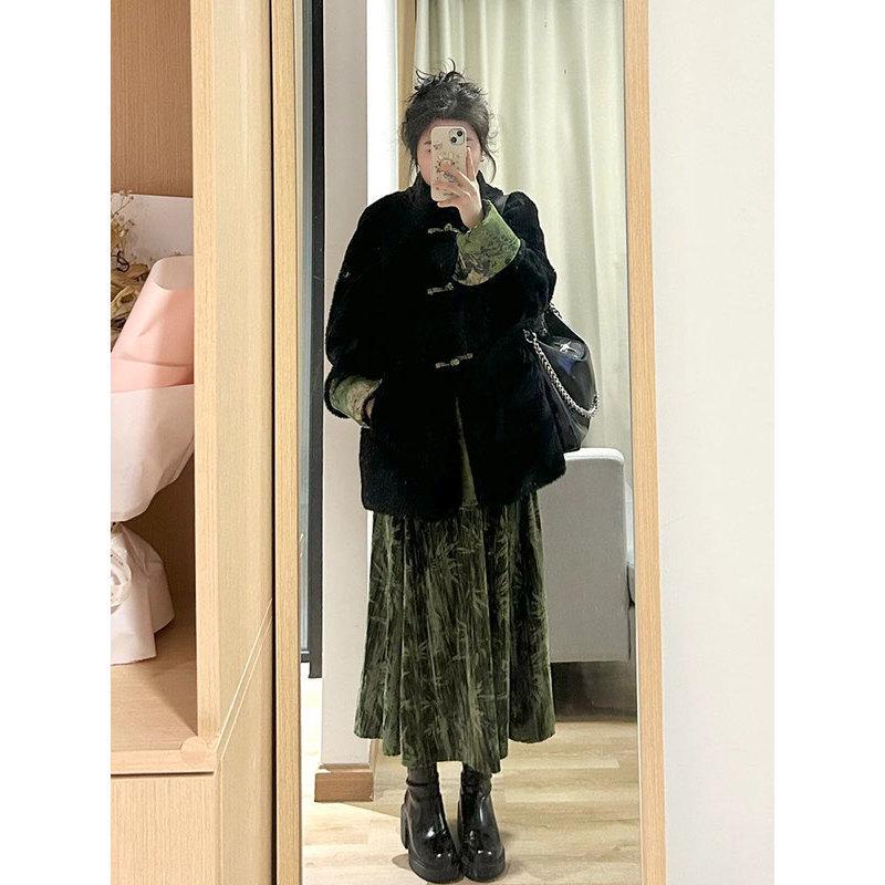 Комплект юбки для полненькой девушки большого размера на осень: Пальто с лягушачьими пуговицами и юбка с высокой талией с китайским принтом S (Recommended for 40-45kg)
Комплект юбки для полненькой девушки большого размера на осень: Пальто с лягушачьими пуговицами и юбка с высокой талией с китайским принтом S (Recommended for 40-45kg)