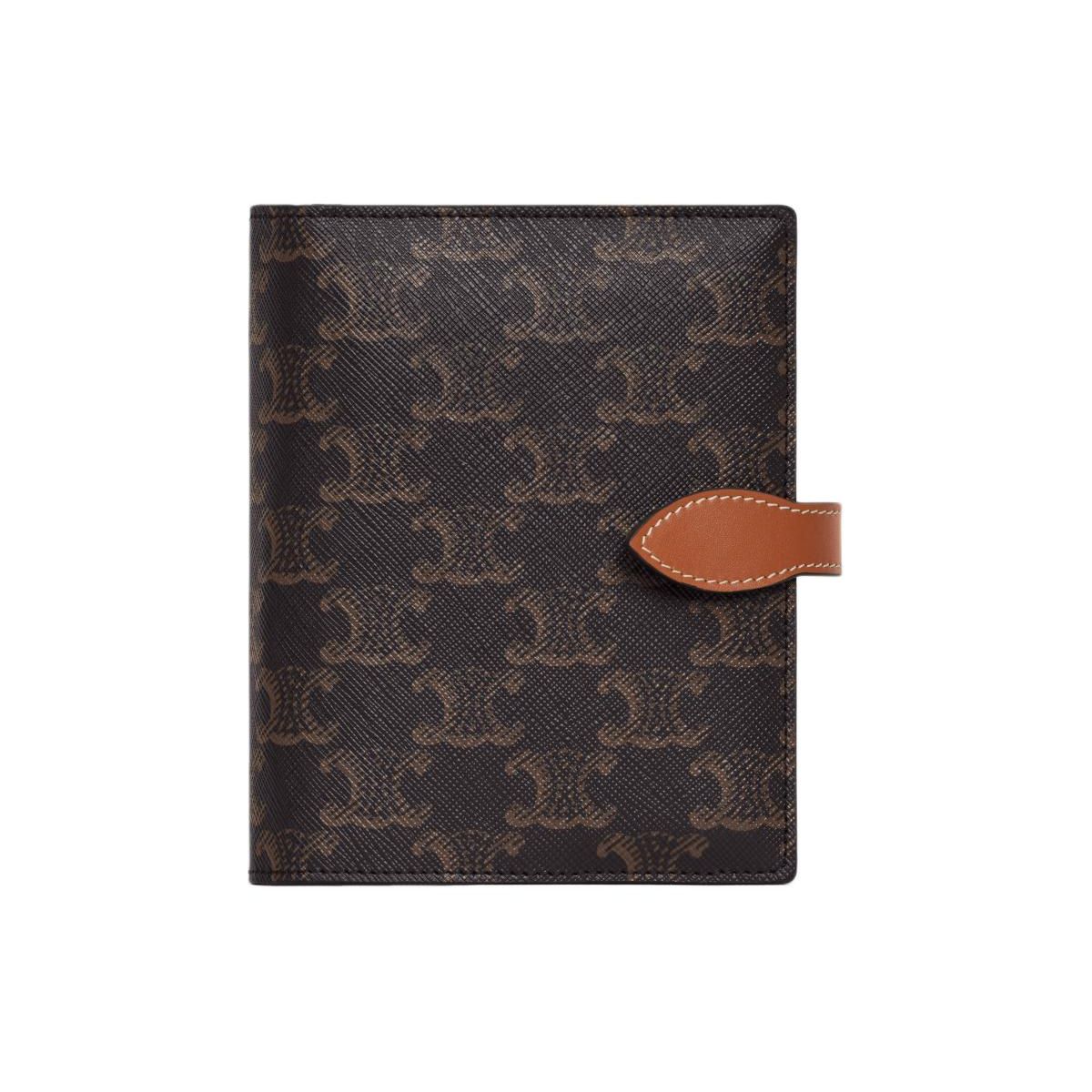 Celine Triomphe Gold Logo Print Leather Trim Pouch Men Pouch Brown 4M3262AKL-04LU Box(Basic Set+Box)
Celine Triomphe Gold Logo Print Leather Trim Pouch Men Pouch Brown 4M3262AKL-04LU Box(Basic Set+Box)
