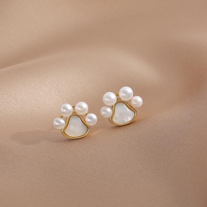 2024 Fashion Pearl Cat Claw Design Earrings For Women Girls Anniversary Party Zircon Gifts
2024 Fashion Pearl Cat Claw Design Earrings For Women Girls Anniversary Party Zircon Gifts