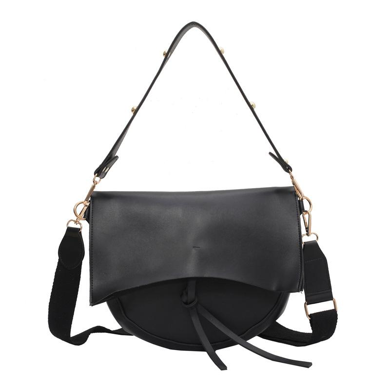 Retro minimalist niche design saddle bag PU solid color women s commuting versatile messenger bag чёрный
Retro minimalist niche design saddle bag PU solid color women s commuting versatile messenger bag чёрный