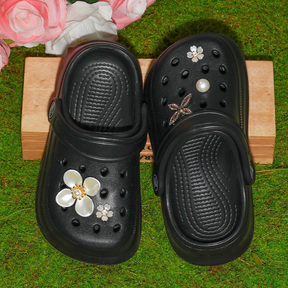 Children s fashionable wooden clogs, EVA, lightweight and durable slip-on beach shoes 168 25
Children s fashionable wooden clogs, EVA, lightweight and durable slip-on beach shoes 168 25