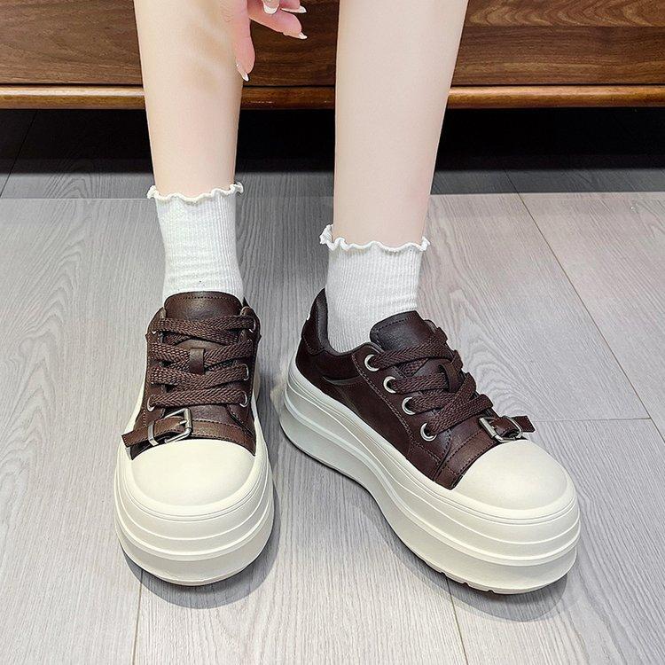 Кожаные гигантские красивые туфли на платформе, женские новые модели 2025 года, с брюками широкого кроя, туфли-маффины, повседневные кеды, женская обувь, осень 40
Кожаные гигантские красивые туфли на платформе, женские новые модели 2025 года, с брюками широкого кроя, туфли-маффины, повседневные кеды, женская обувь, осень 40