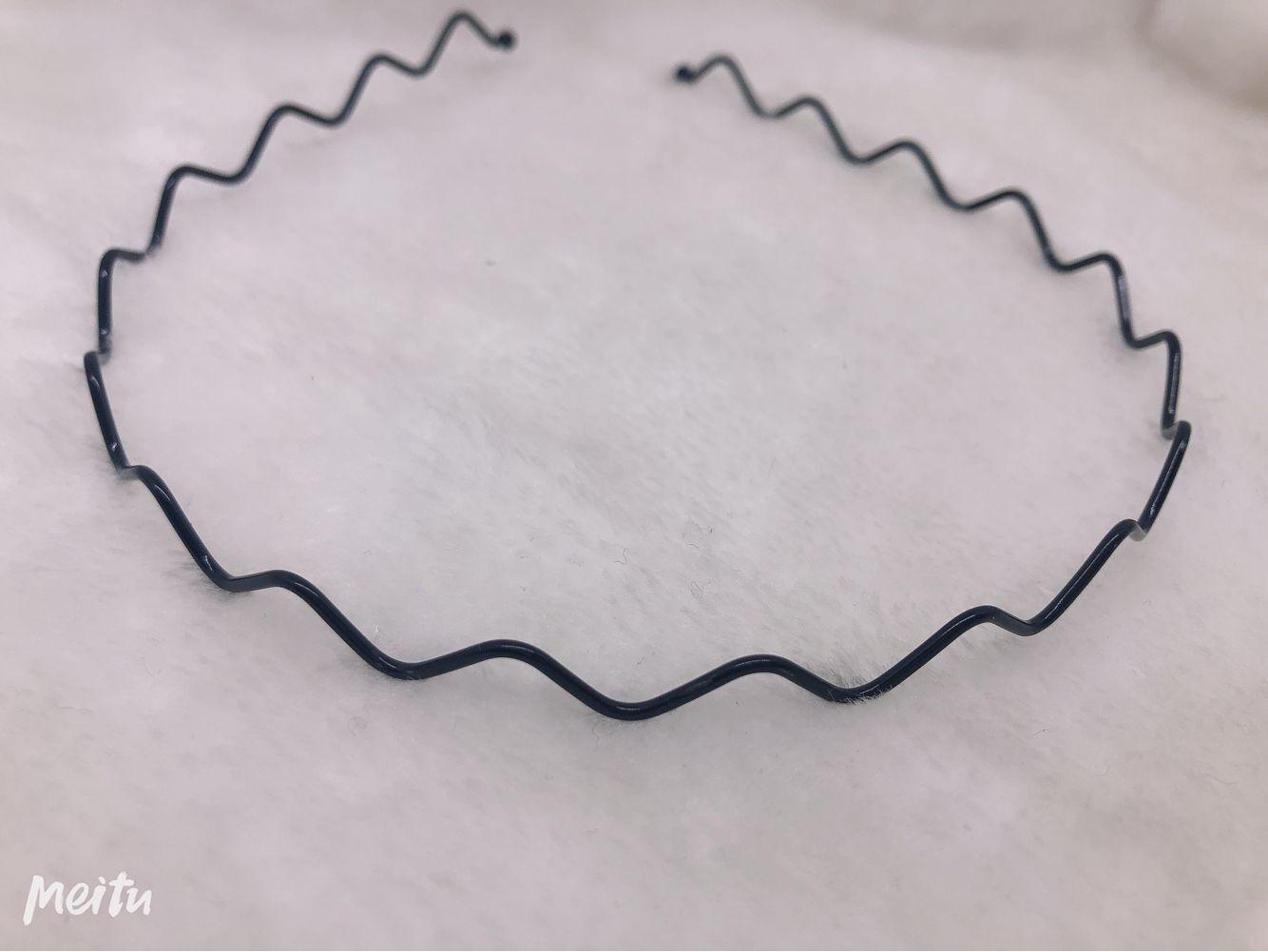 Зачесанная назад невидимая мужская повязка для волос: Высокоэластичный аксессуар с кожаным покрытием для укладки и умывания лица
Зачесанная назад невидимая мужская повязка для волос: Высокоэластичный аксессуар с кожаным покрытием для укладки и умывания лица