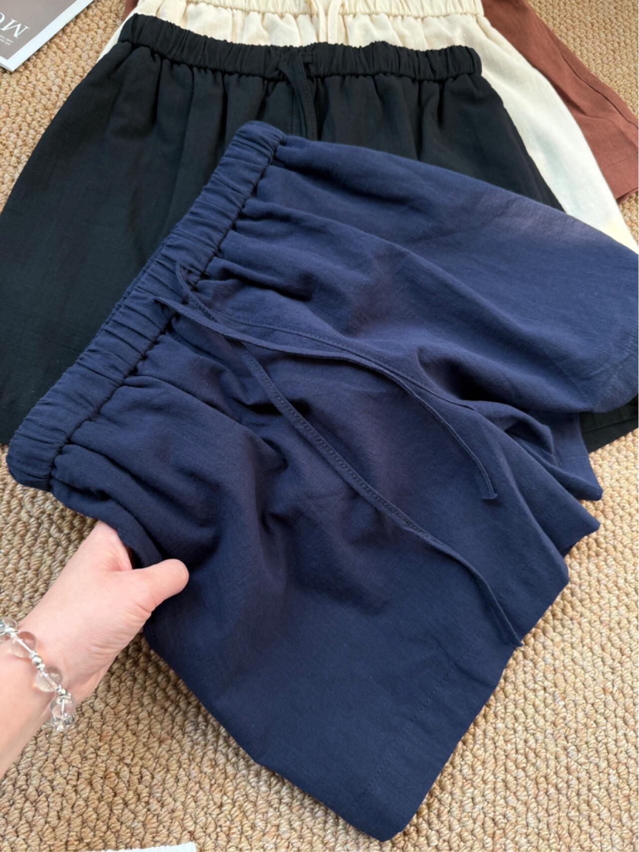 Summer Thin Linen Wide-Leg Pants with Elastic Waist and Drawstring in White, Black, Coffee, and Navy. M
Summer Thin Linen Wide-Leg Pants with Elastic Waist and Drawstring in White, Black, Coffee, and Navy. M