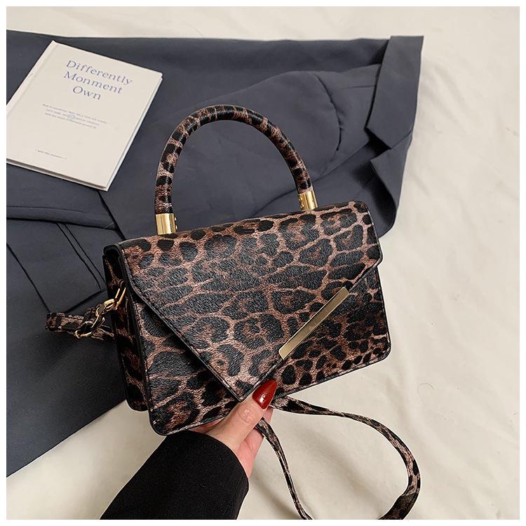 Женская сумка высокого класса с леопардовым принтом - Модная нишевая сумка на плечо/через плечо Осень/Зима 2024 кофейный
Женская сумка высокого класса с леопардовым принтом - Модная нишевая сумка на плечо/через плечо Осень/Зима 2024 кофейный