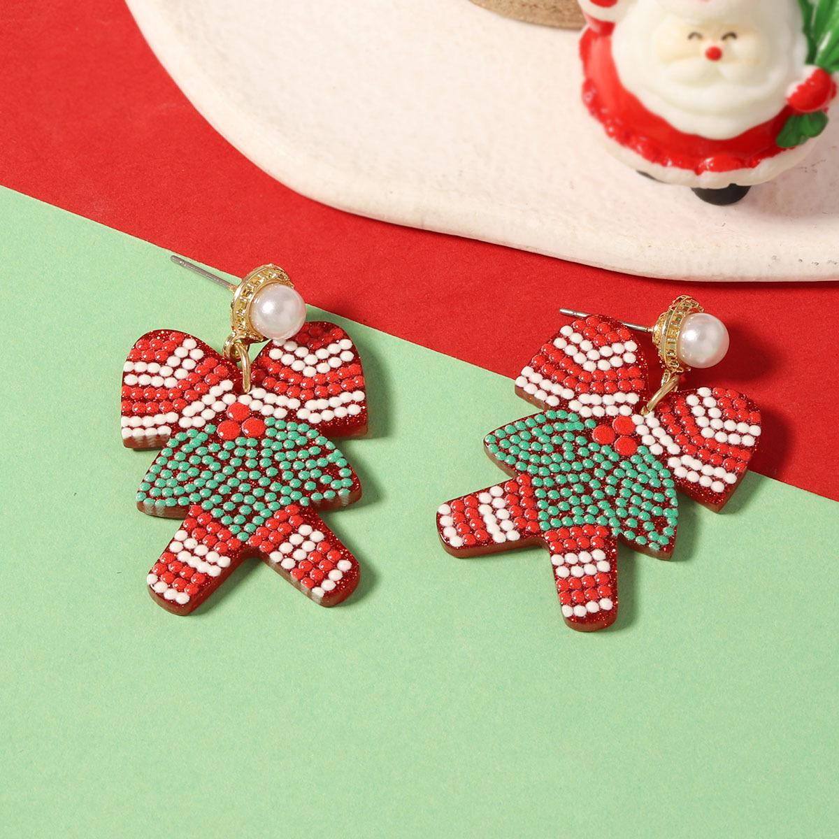 New Christmas style acrylic asymmetrical cute cartoon Santa Claus gift creative women s earrings
New Christmas style acrylic asymmetrical cute cartoon Santa Claus gift creative women s earrings