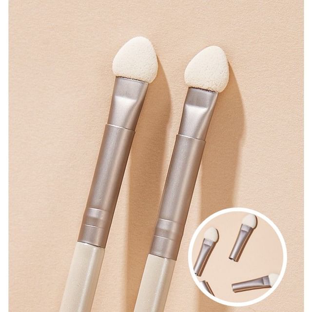 Nreain - Sponge Tip Eye Makeup Applicator Champagne
Nreain - Sponge Tip Eye Makeup Applicator Champagne