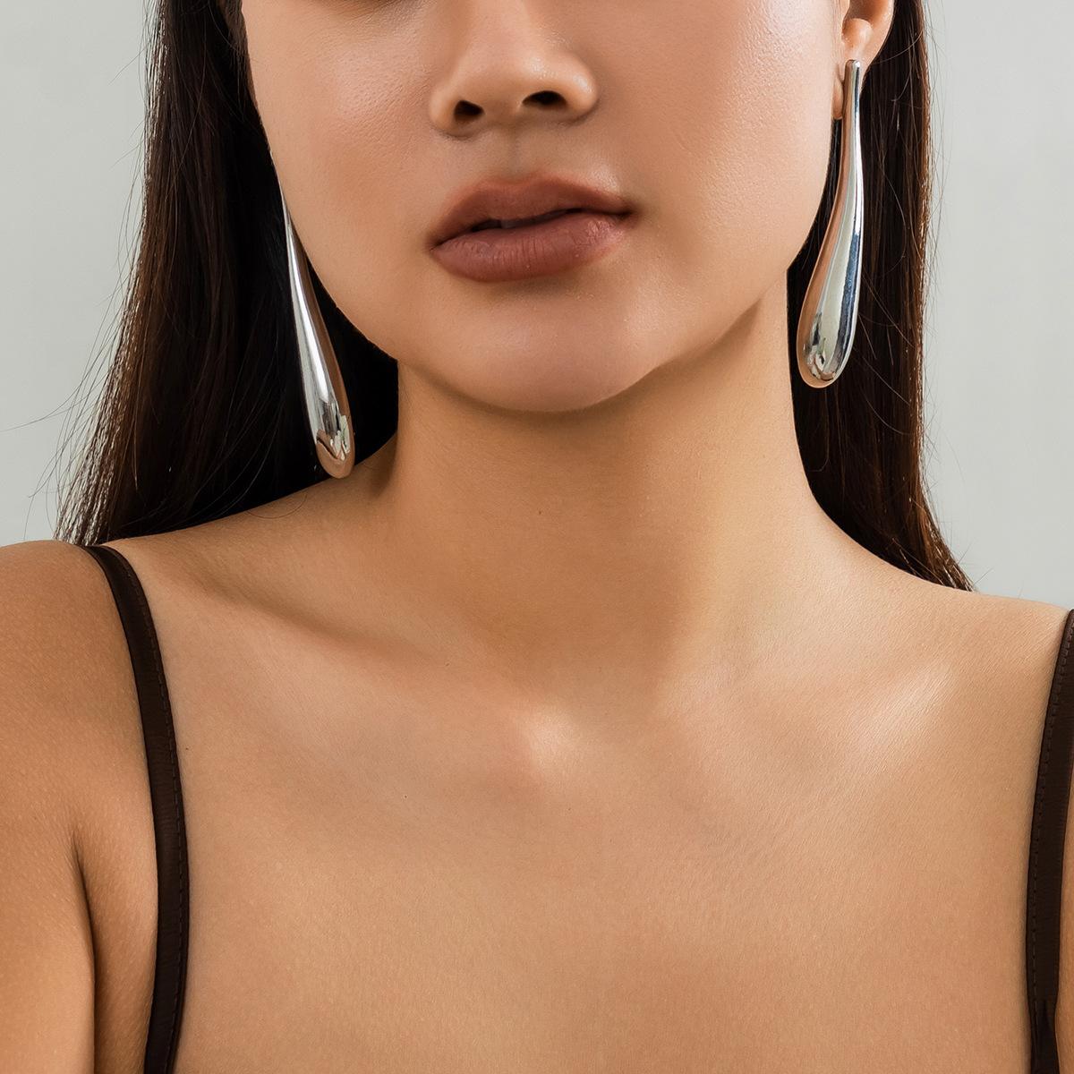 Personalized design photosensitive bean earrings plain ring wrinkled water drop earrings geometric earrings
Personalized design photosensitive bean earrings plain ring wrinkled water drop earrings geometric earrings